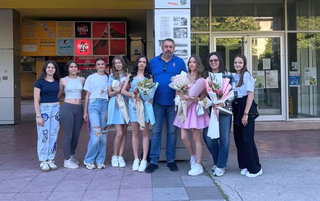 aaaBataljon maturantkinje